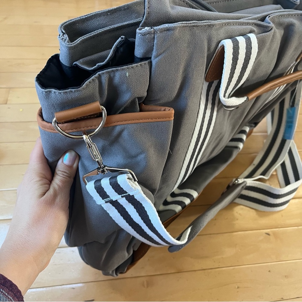 Baby K’tan NEW Wet Dry Insulated Weekender Grey Diaper Bag - Picture 7 of 13